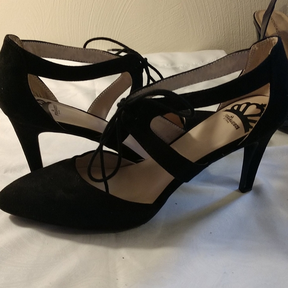 Heels - Picture 2 of 4